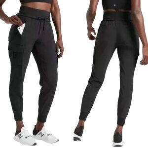 Athleta Sutton Cargo Jogger Black Size 8 Style 405713 Activewear Travel Pants
